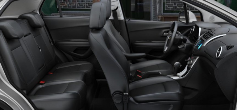 2022 chevy trax interior