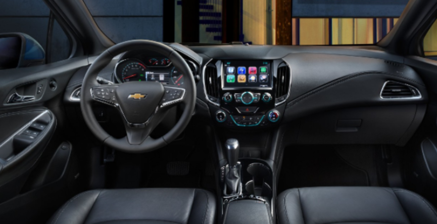 2020 Chevrolet Cruze LT Hatchback Interior