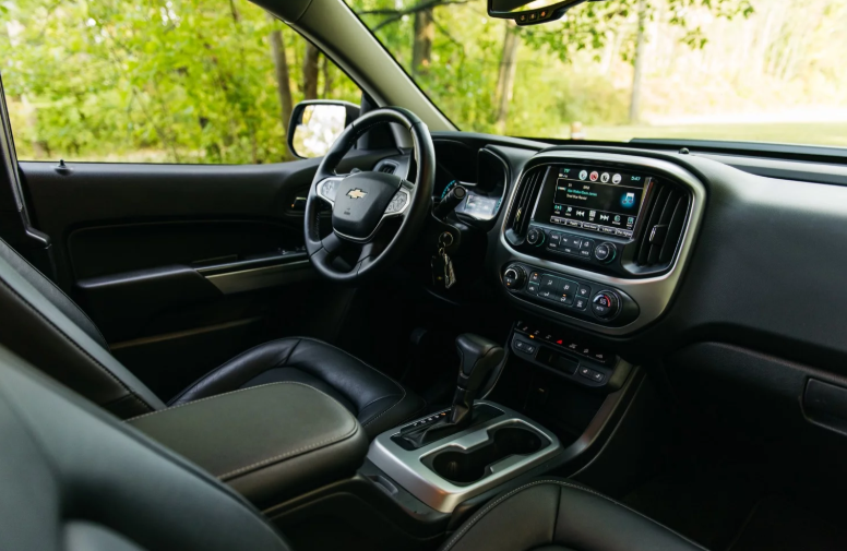 2020 Chevrolet Colorado Pickup Interior