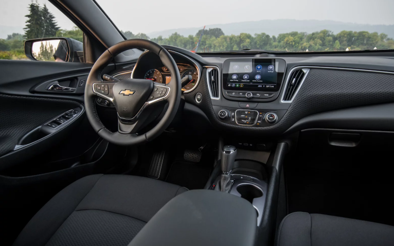 2020 Chevrolet Malibu Turbo Interior