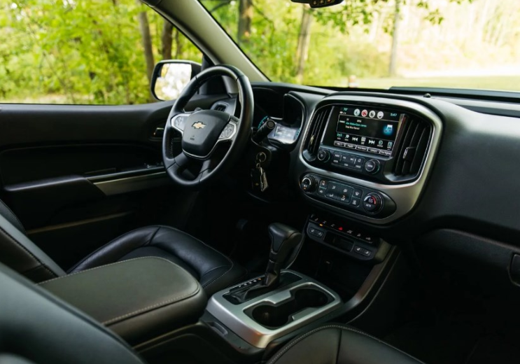 2021 Chevy Colorado Midnight Edition Interior