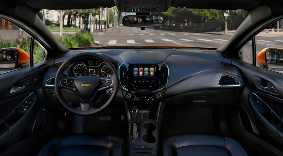 2022 Chevy Cruze Hatchback Interior