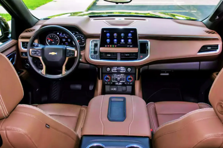 2023 Chevy Suburban RST Interior 2022 Chevrolet