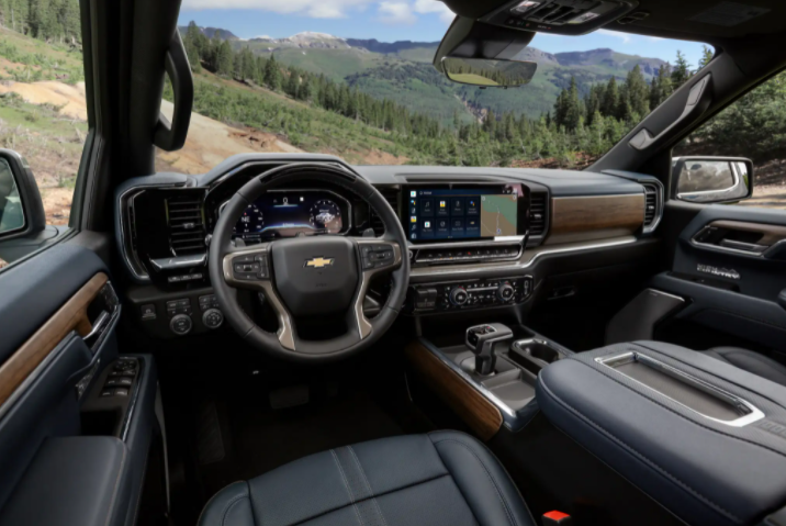2022 Chevy Colorado ZR2 Bison Interior