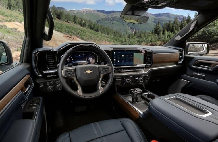 2023 Chevy Colorado 4x4 Interior