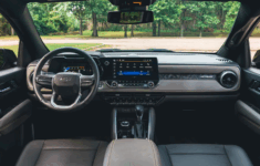 2026 Chevy Colorado Interior