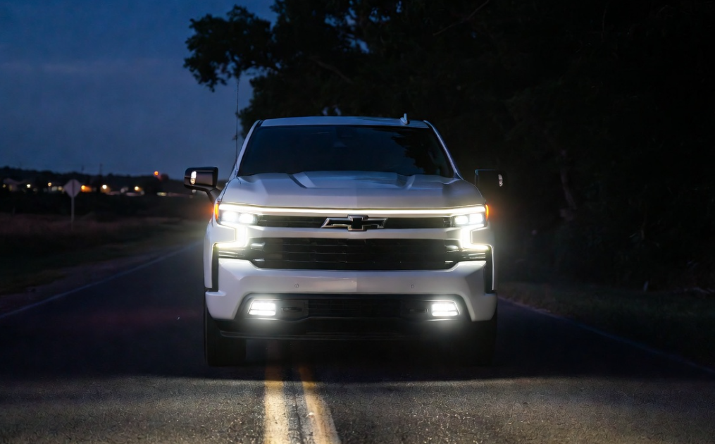 2027 Chevy Silverado Headlights Design, Tech & Guide